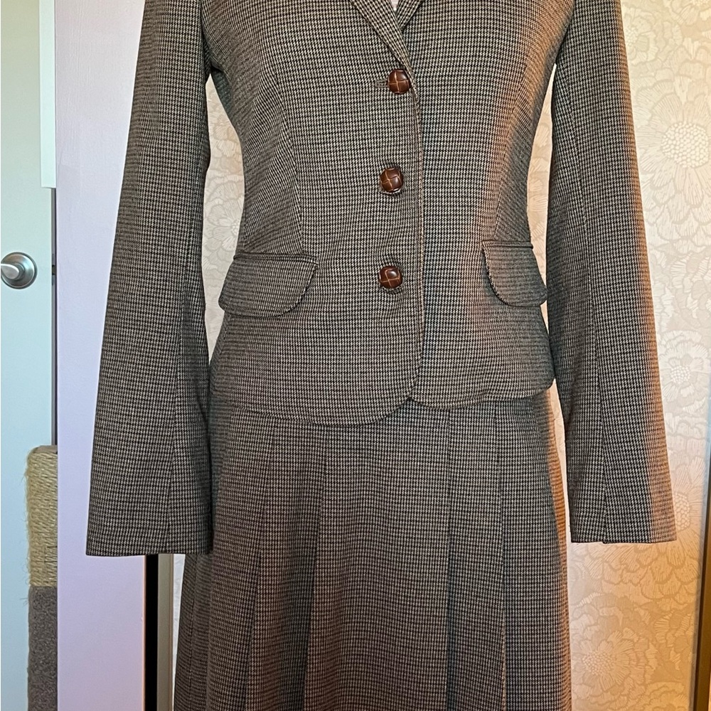Women's brown houndstooth skirt suit, from Mexx